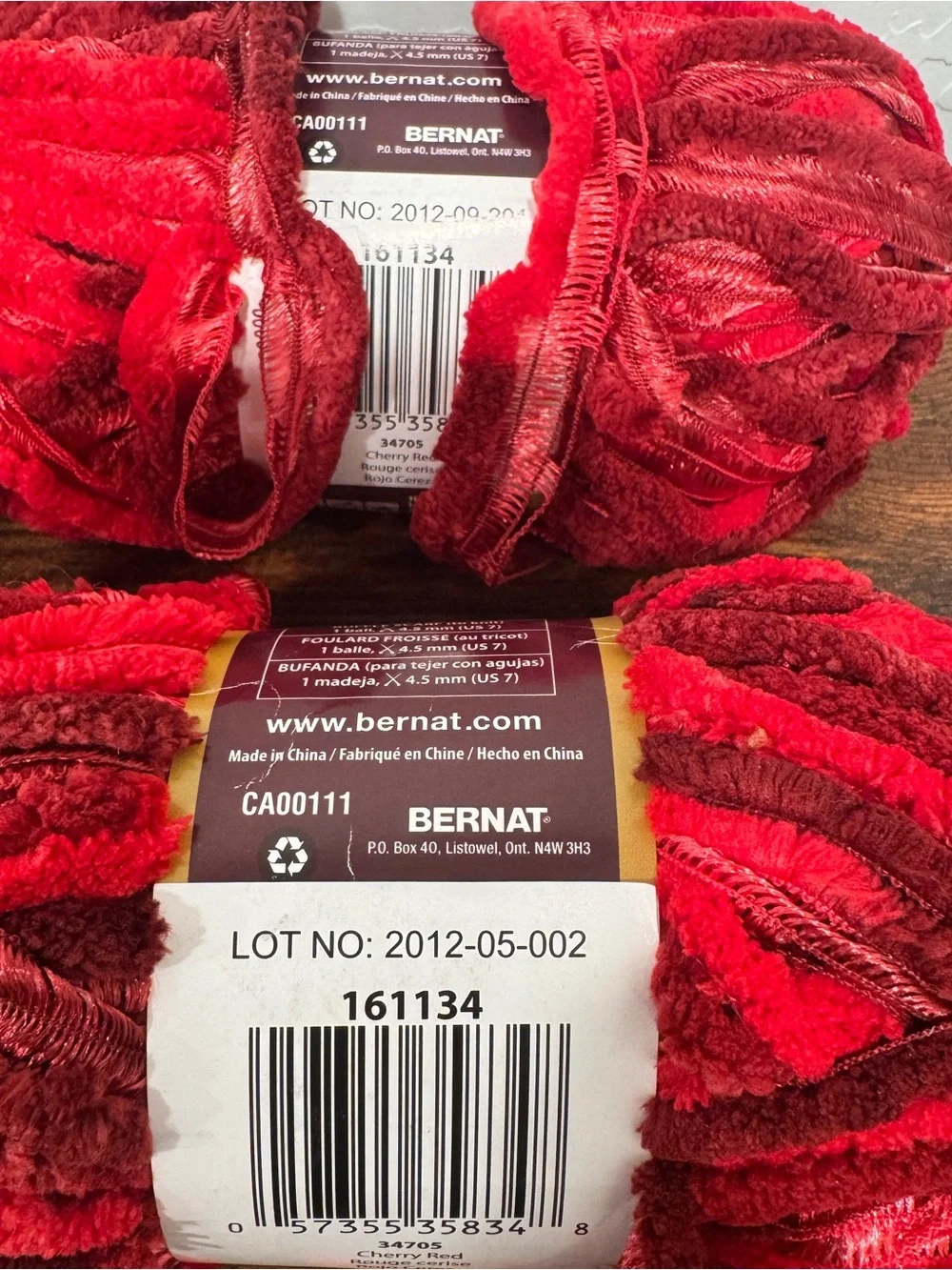 Bernat Truffles Chunky Velvet Yarn Red Lot of 4 Skeins New